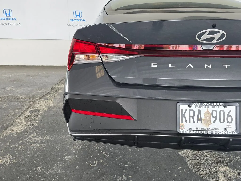 Used 2025  Hyundai SE image 42