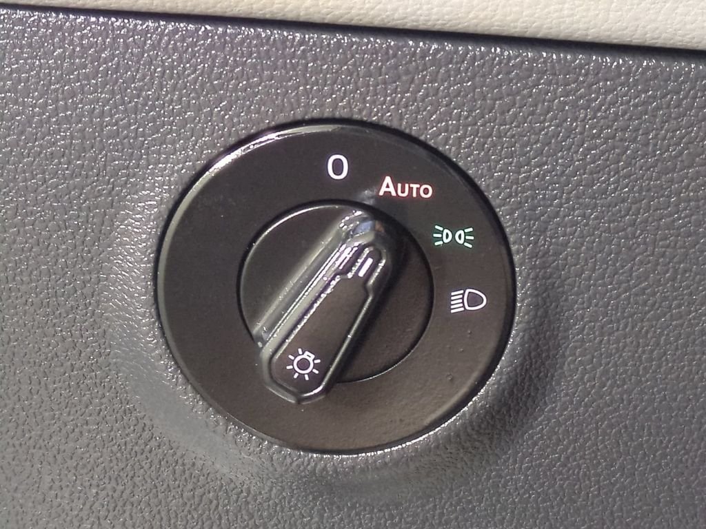 2024 Volkswagen Taos SE - Photo 38