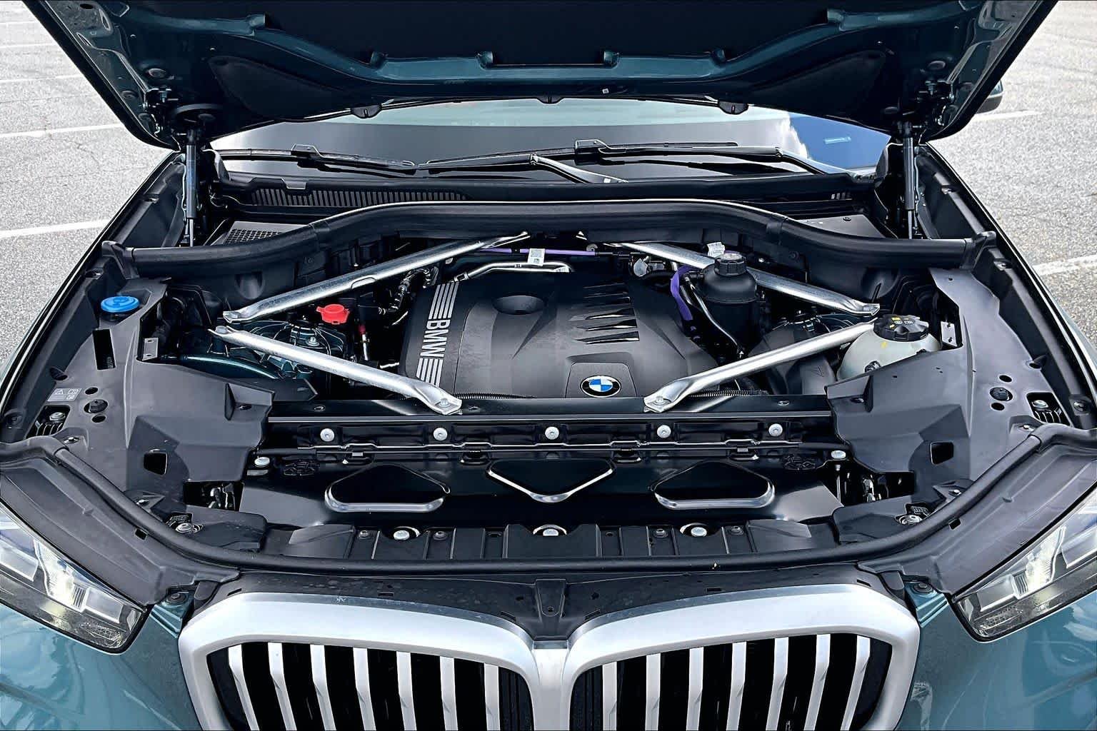 Used 2026 Blue Ridge Mountain Metallic BMW xDrive40i image 32