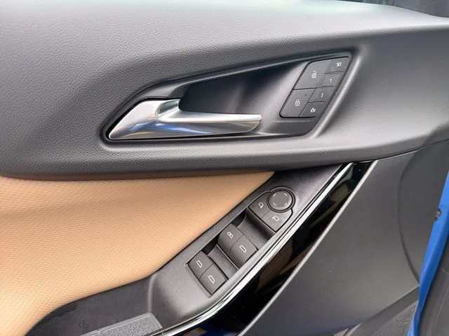 Used 2025 Blue Chevrolet ACTIV image 23