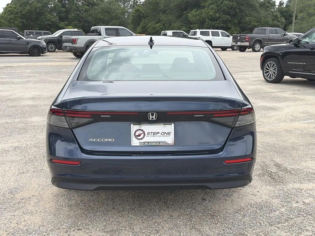 Used 2024  Honda EX image 5
