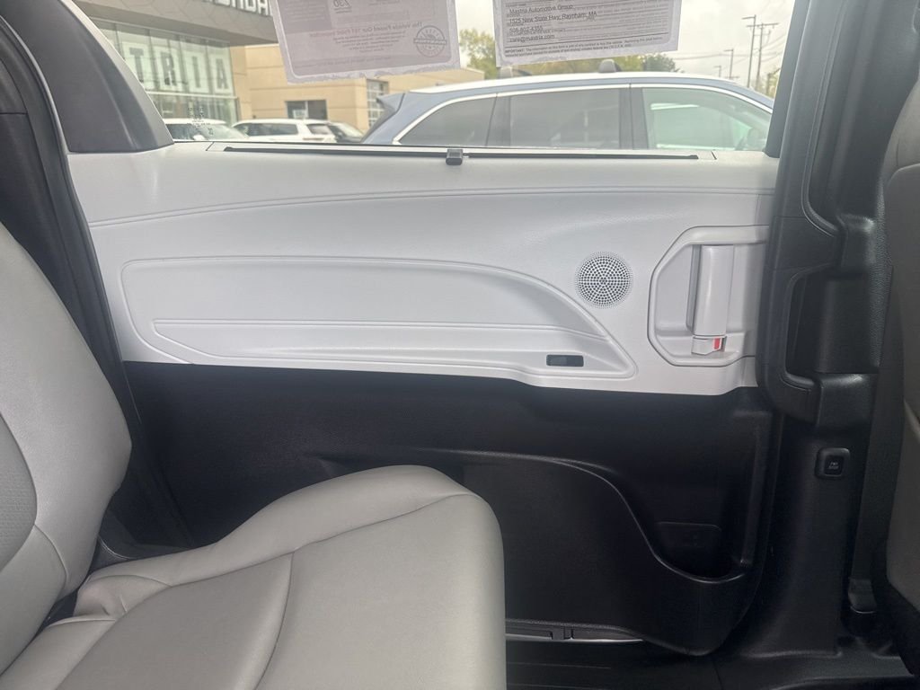 Used 2025 Beige Toyota XLE image 28