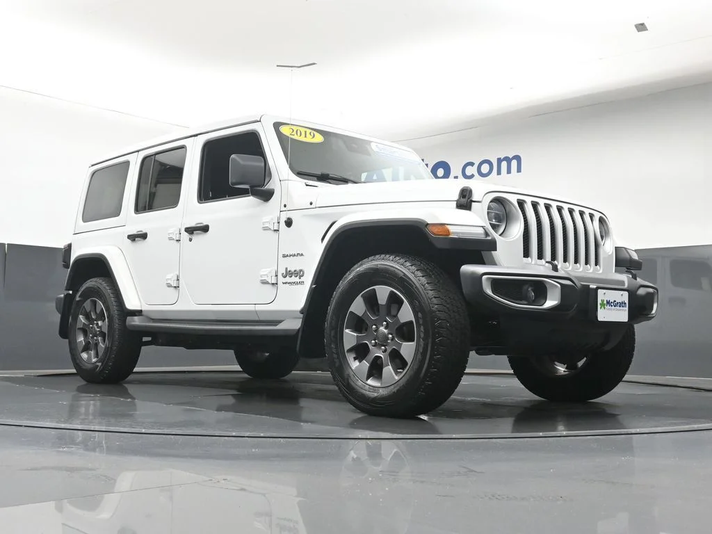 Used 2019 White Jeep Unlimited Sahara image 26