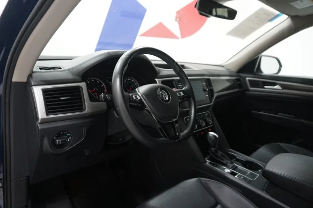 Used 2019 Tourmaline Blue Metallic Volkswagen 3.6L V6 SE w/Technology image 21