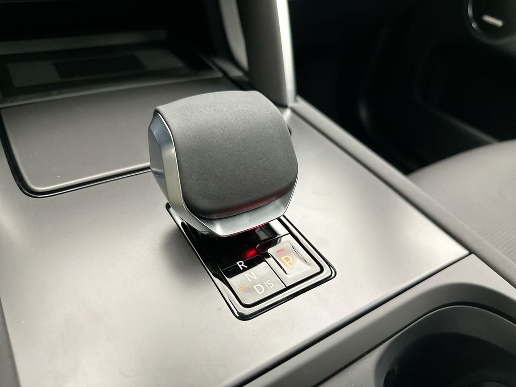 New 2026 Ostuni Pearl White Land Rover Landmark image 12