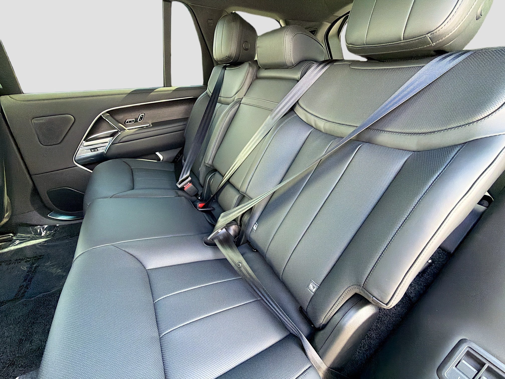 New 2026 Santorini Black LAND ROVER SE 7 Seats image 20