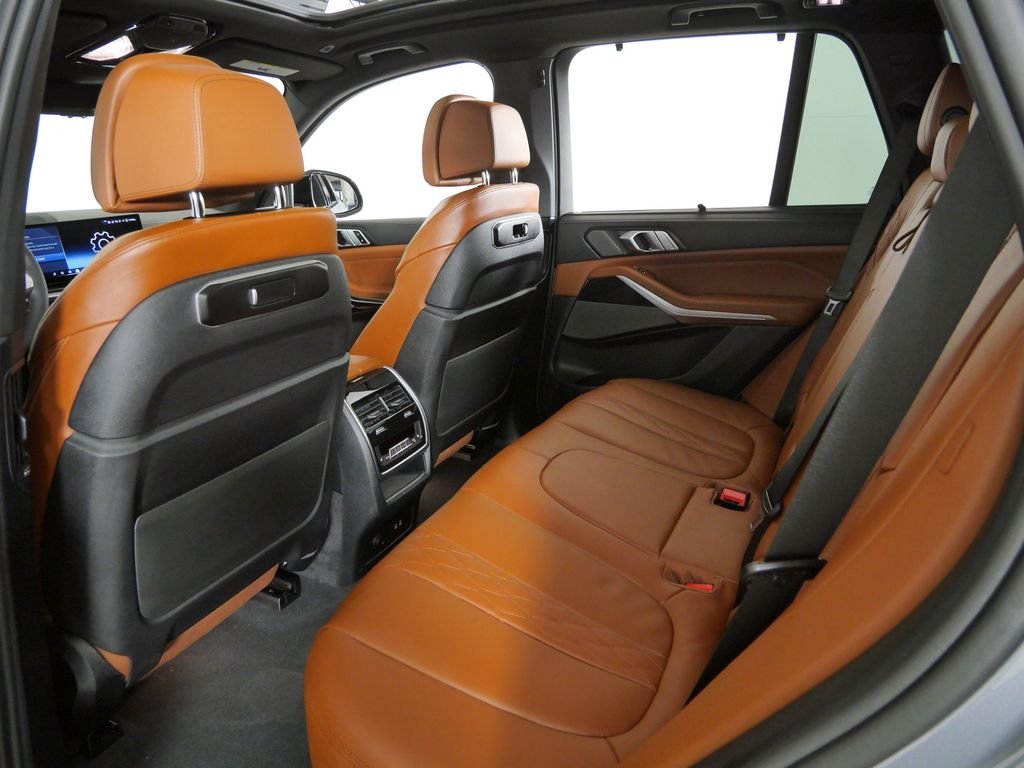 New 2026 Skyscraper Grey Metallic BMW xDrive40i image 32