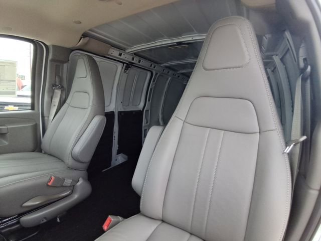 2025 Chevrolet Express Cargo Work Van - Photo 9