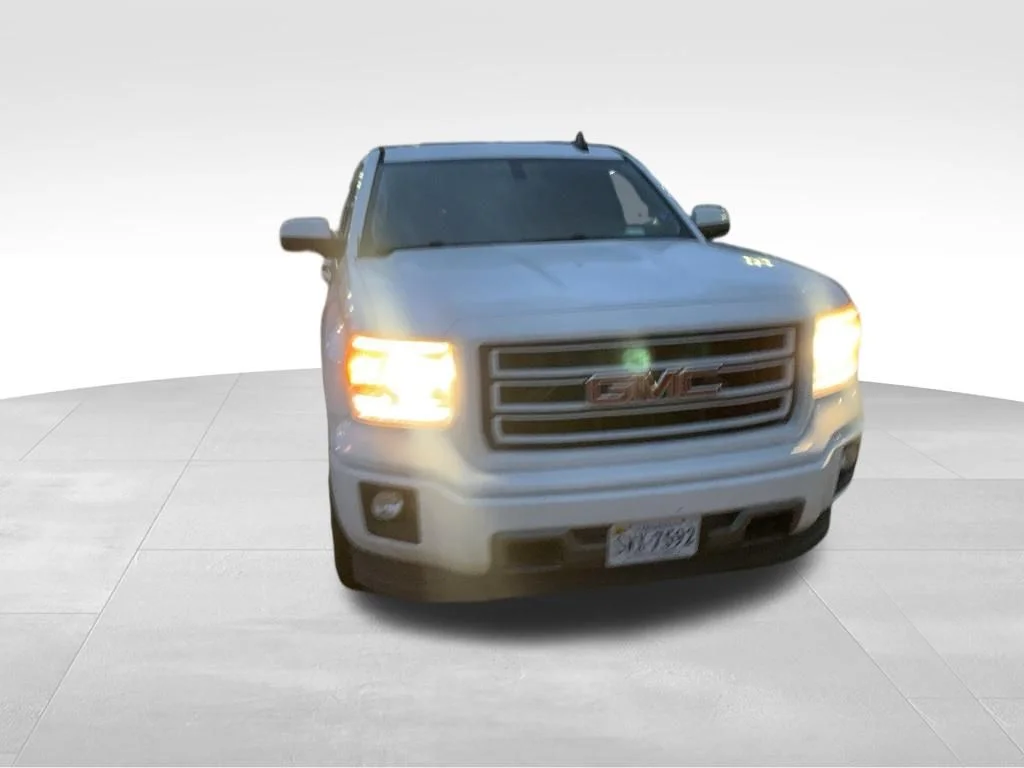 Used 2015 White GMC Base image 7