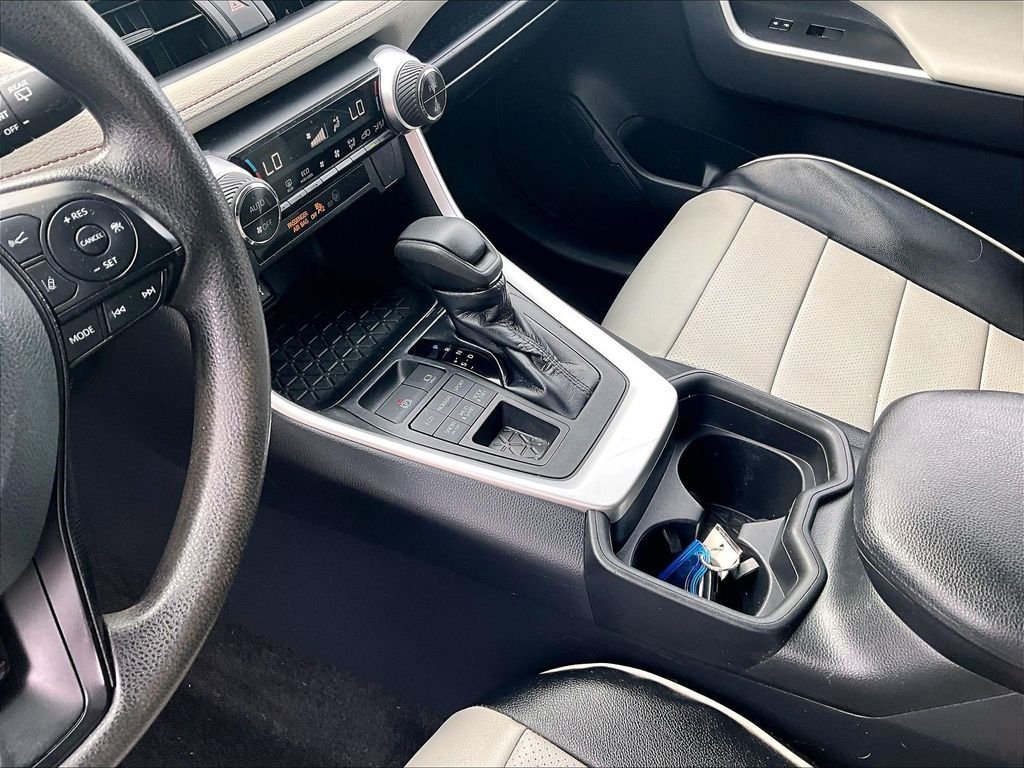 Used 2019 Black Toyota XLE image 18