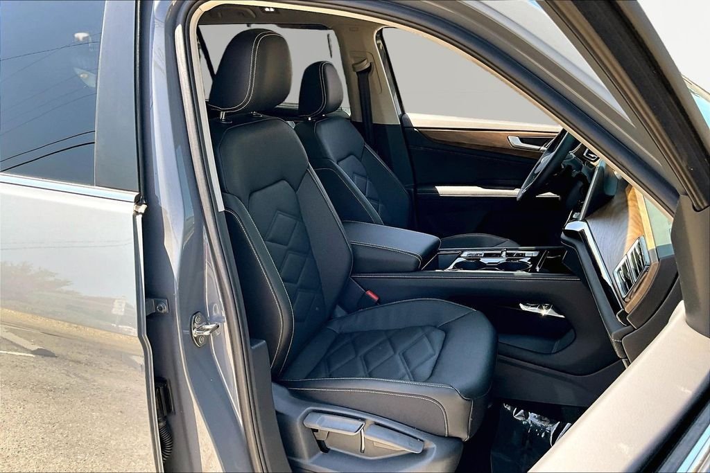 New 2026 Gray Volkswagen SE w/Technology image 32