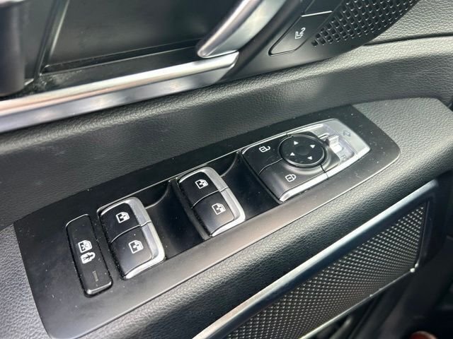 Used 2024 Silver Kia SX image 17