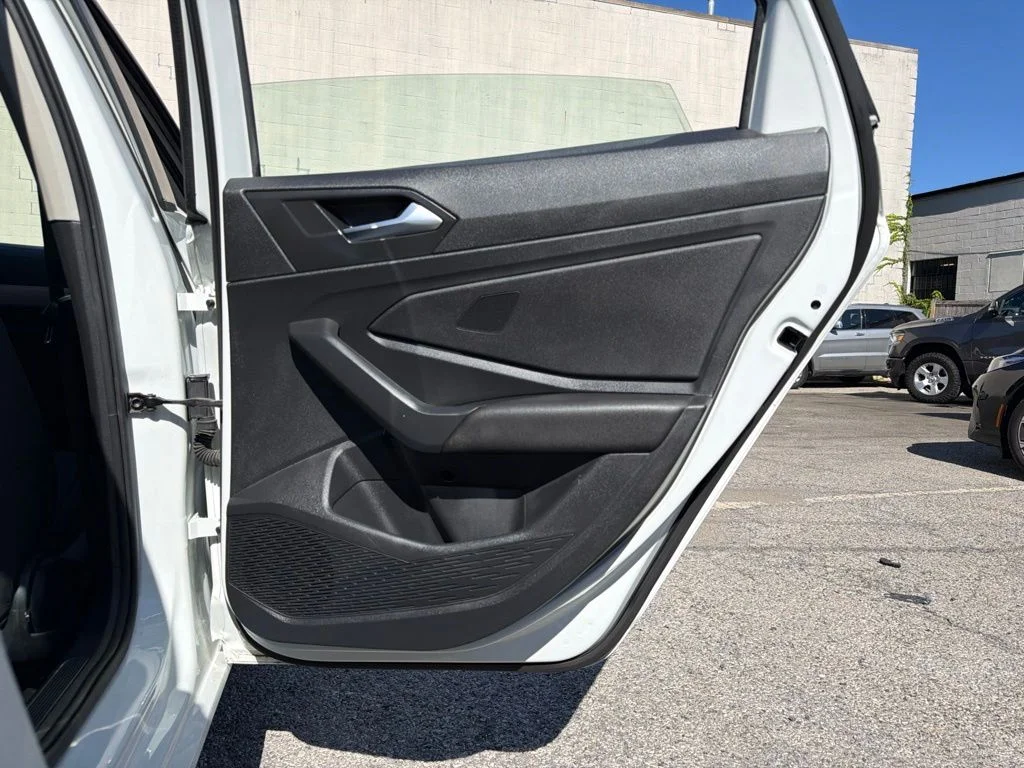 Used 2019 White Volkswagen 1.4T S image 15
