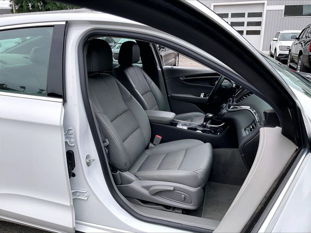 Used 2019 White Chevrolet LS image 11