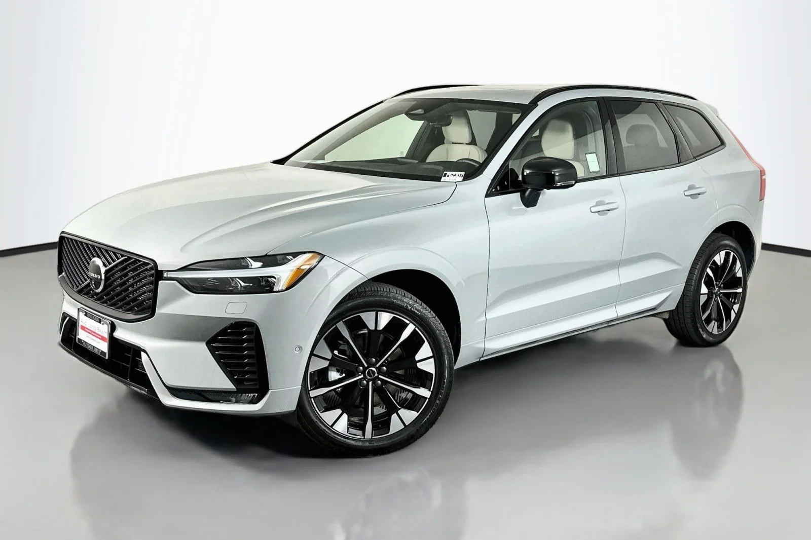 2026 Volvo XC60 Plus