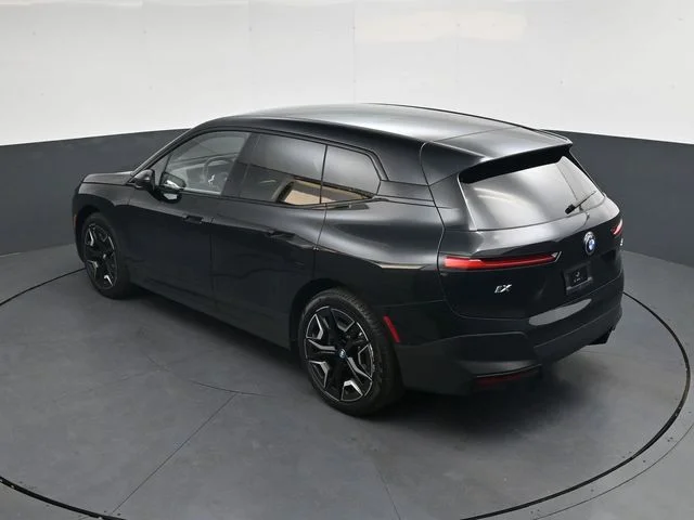 Used 2024 Black Sapphire Metallic BMW xDrive50 image 27