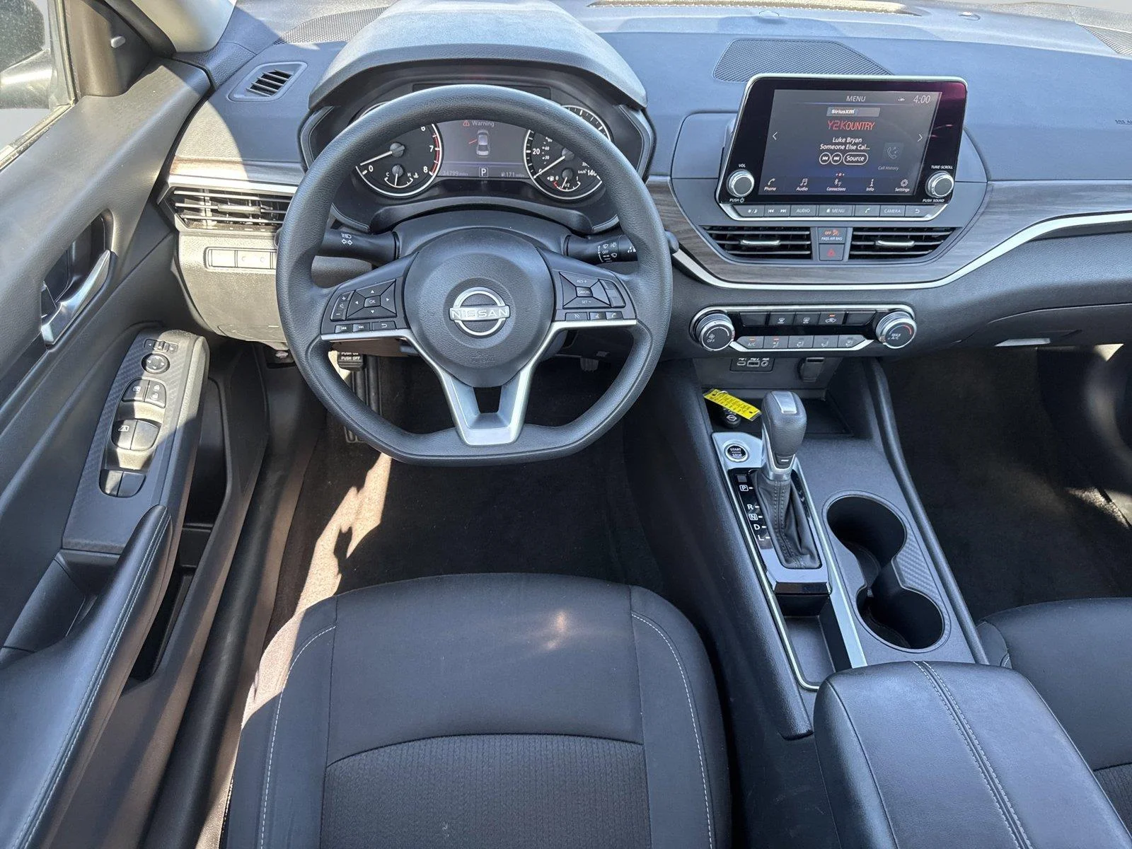 Used 2025 Super Black Nissan SV image 13