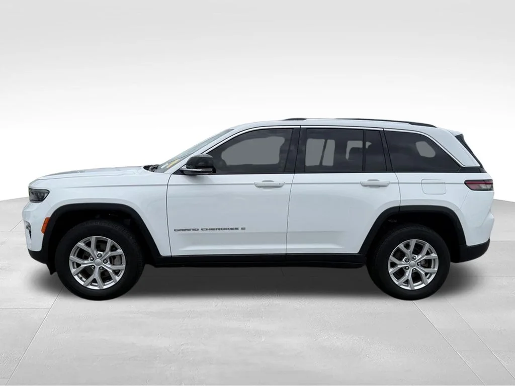 Used 2023 White Jeep Limited image 2