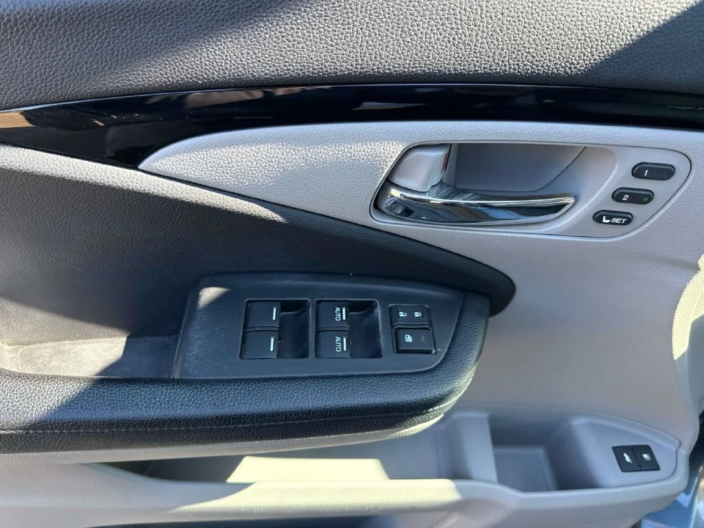 Used 2017 Blue Honda Elite image 26
