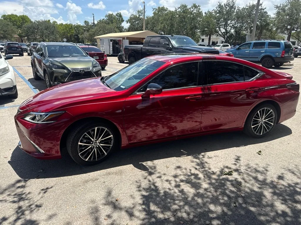 Certified Used 2025 RED MC.CS. Lexus 300h image 4