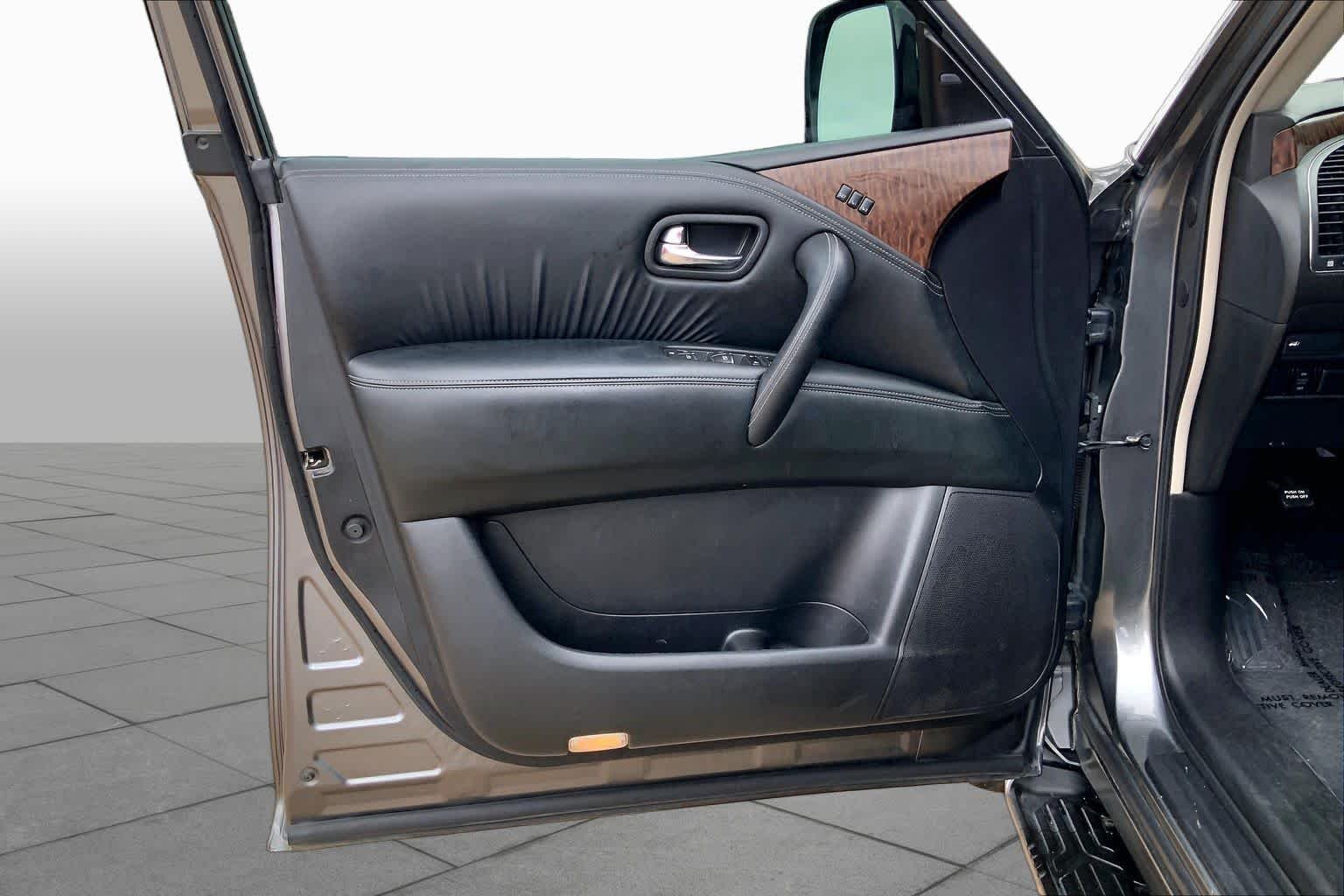 Used 2020 Gun Metallic Nissan SL image 22