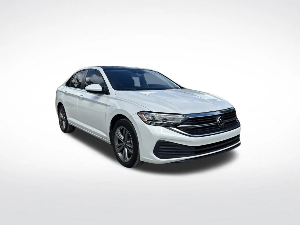 Used 2024 White Volkswagen 1.5T SE image 2