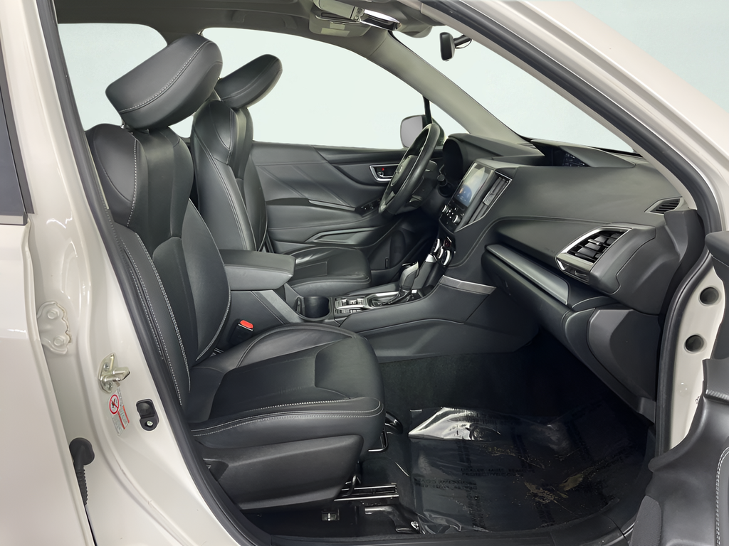 Used 2020 Crystal White Pearl Subaru Limited image 16