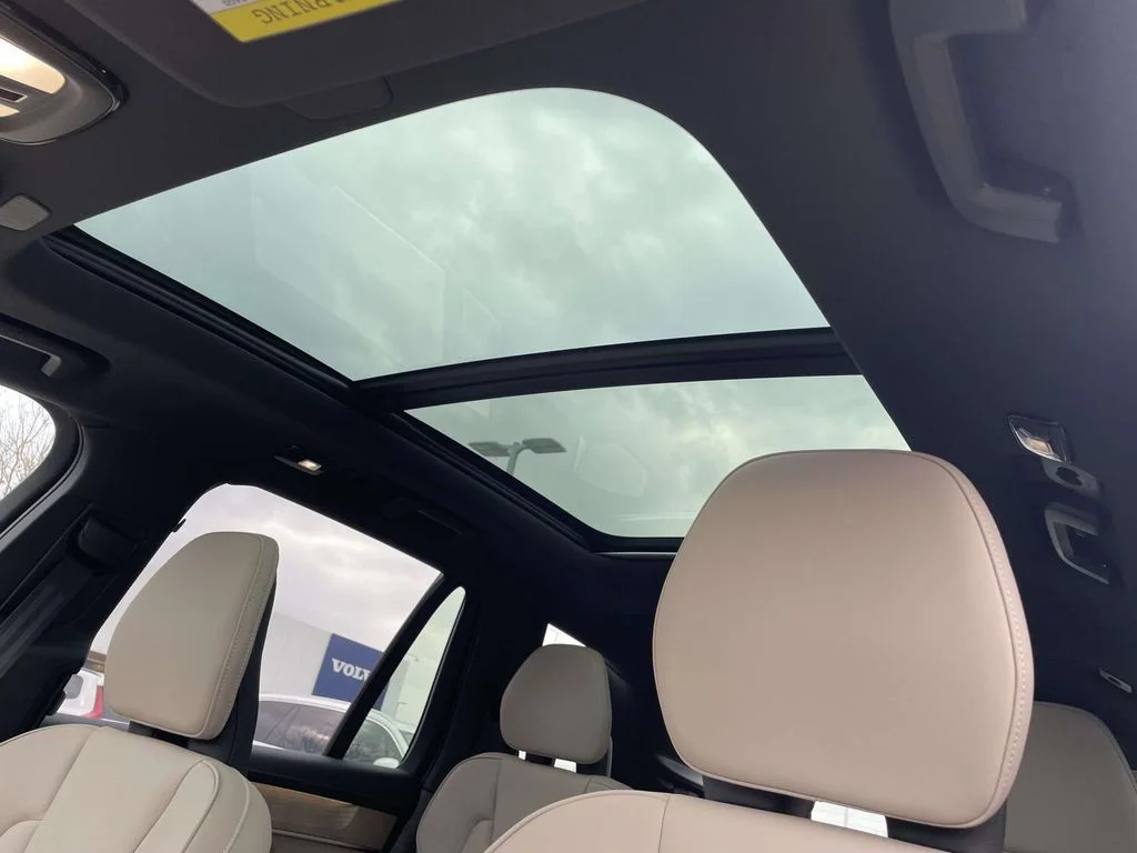 2026 Volvo XC90 Plus - Photo 10