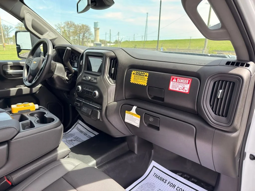 New 2025 Summit White Chevrolet Work Truck image 29