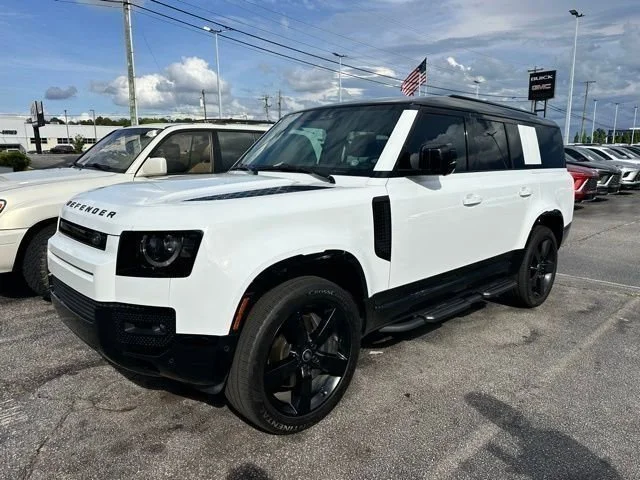2025 Land Rover Defender 130 X-Dynamic SE P400's photo