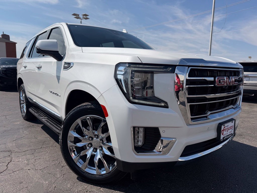 Used 2022 WHITE FROST TRICOAT GMC SLT image 2