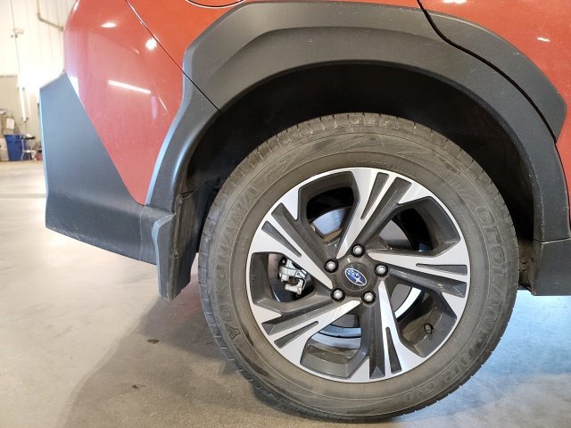 Used 2024 Pearl Subaru Premium image 15