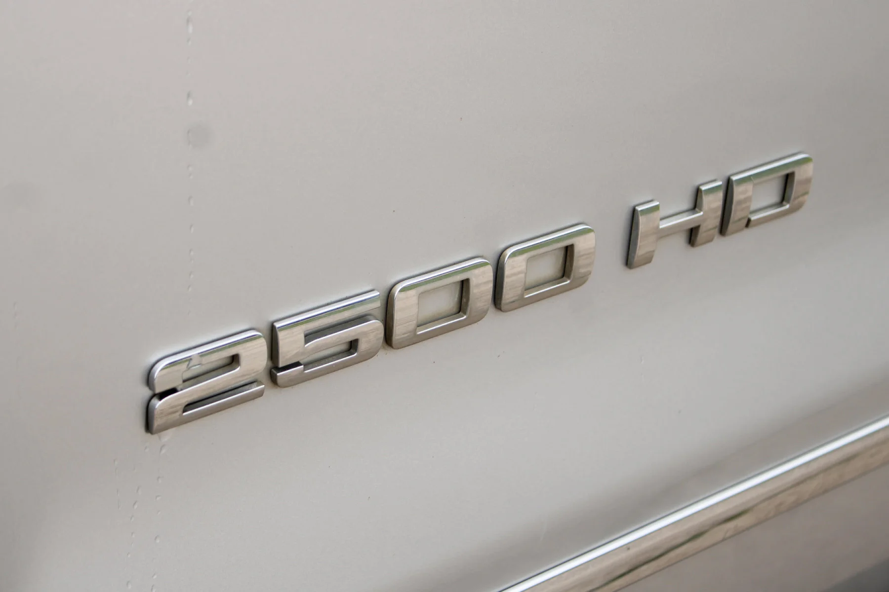 Used 2017 Quicksilver Metallic GMC 4WD Crew Cab 153.7 SLT image 23