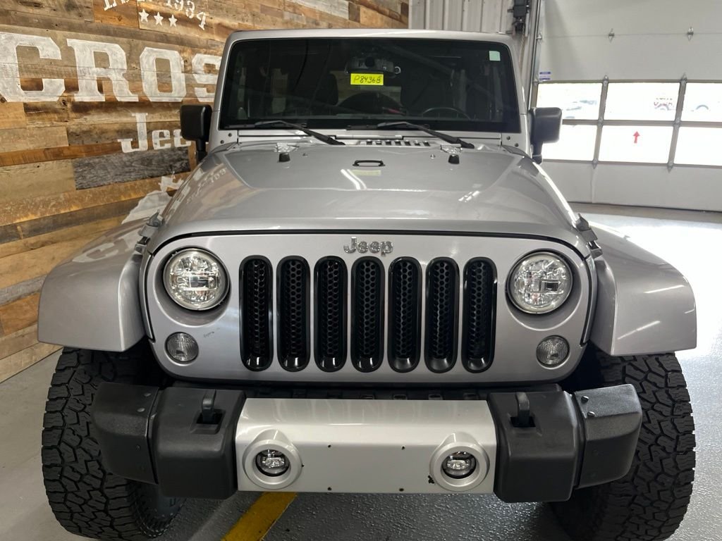 Used 2014 Billet Metallic Clearcoat Jeep Unlimited Sahara image 7