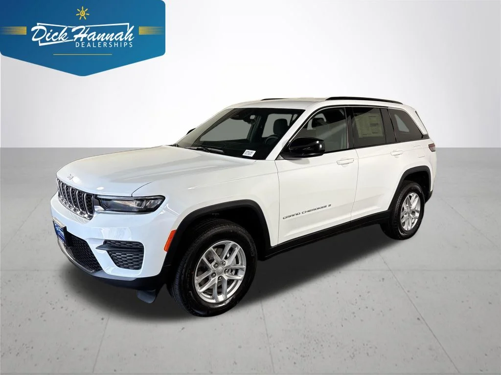 2026 Jeep Grand Cherokee Laredo 4x4's photo