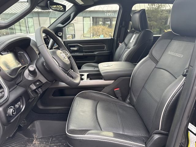 New 2025 Diamond Black Crystal Pearl-Coat Exterior Paint RAM Laramie image 14