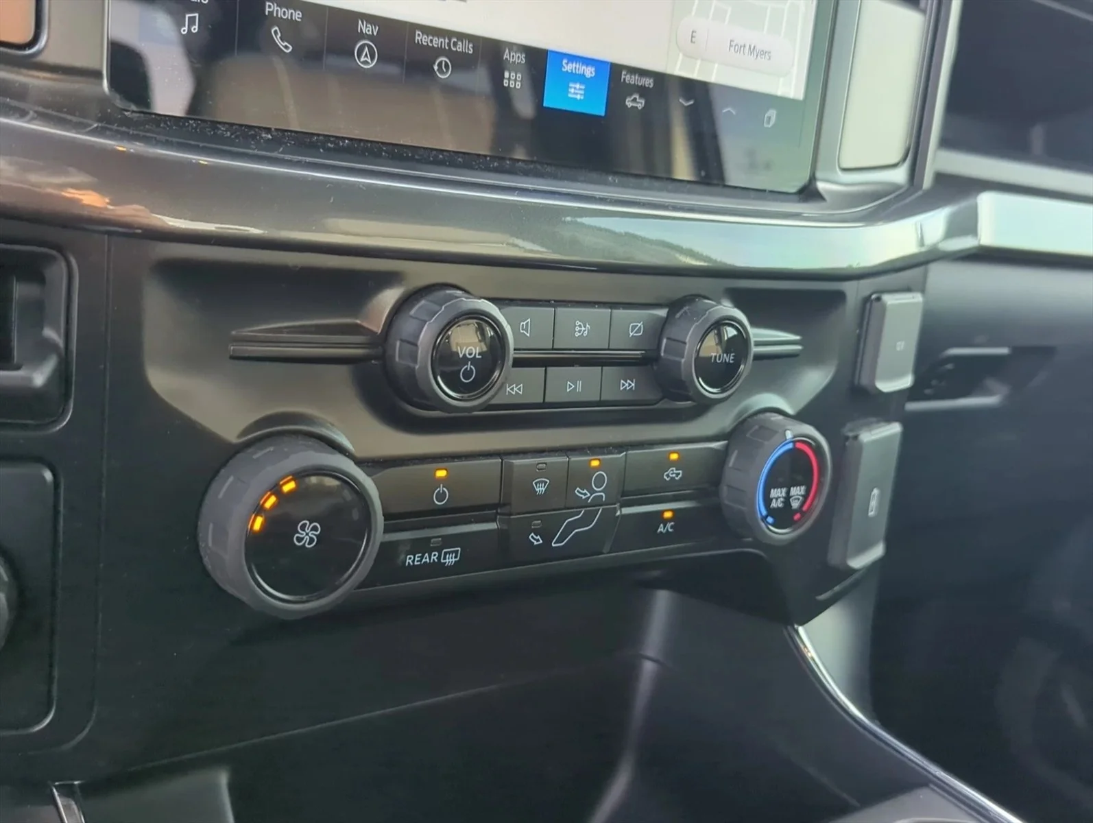Used 2024 Oxford White Ford STX image 21