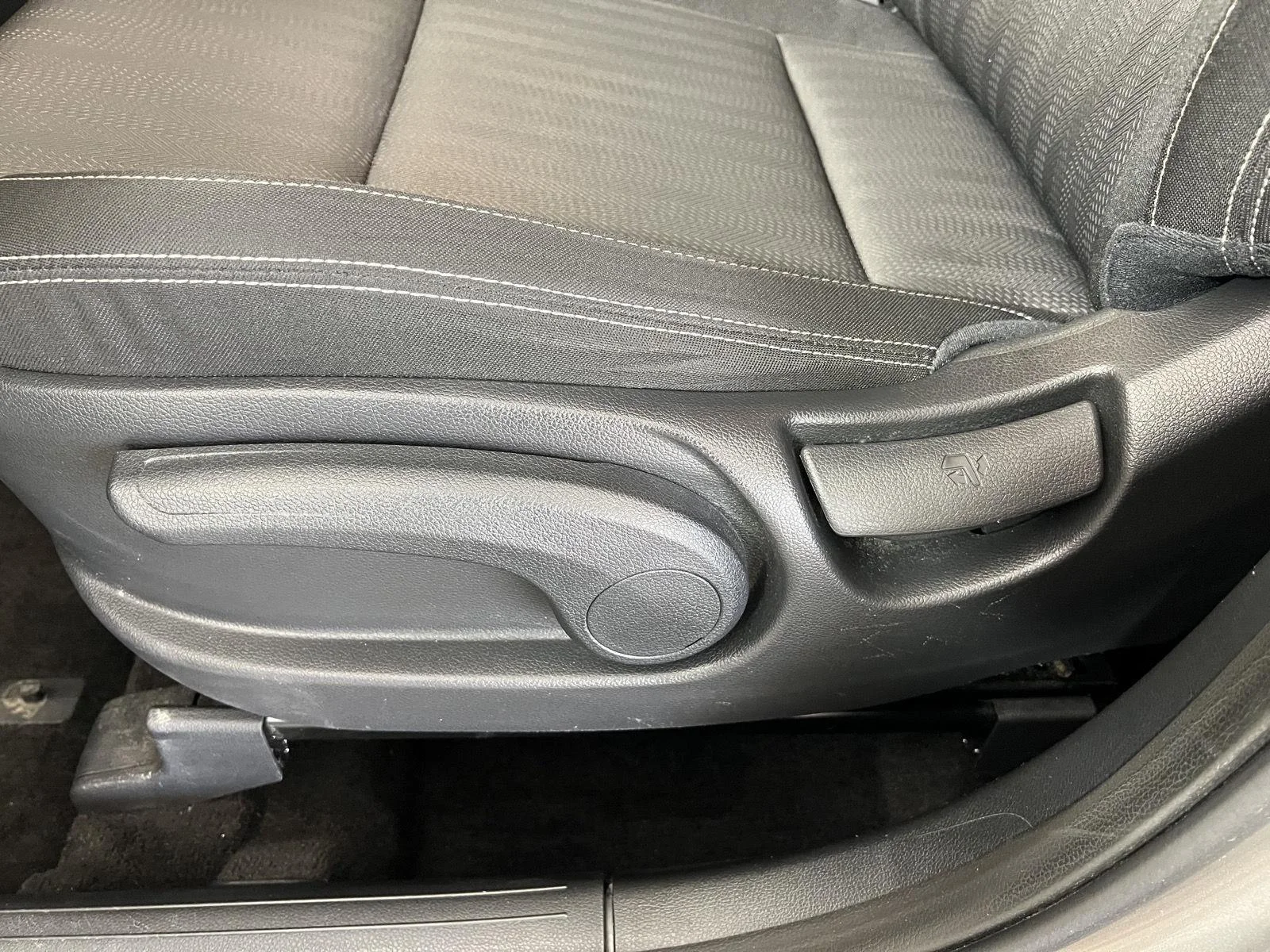 Used 2020 Gy Kia LX image 5