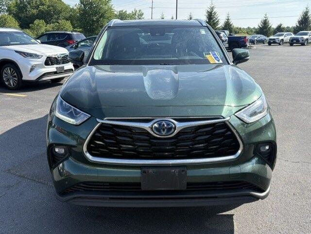 Used 2023 Cypress Toyota Limited image 4