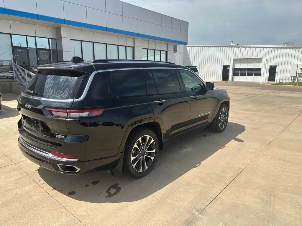 Used 2023 Black Jeep Overland image 32