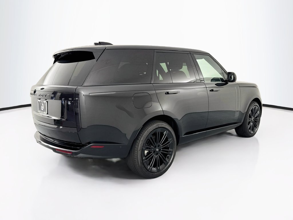 New 2027 Santorini Black Land Rover SE image 5