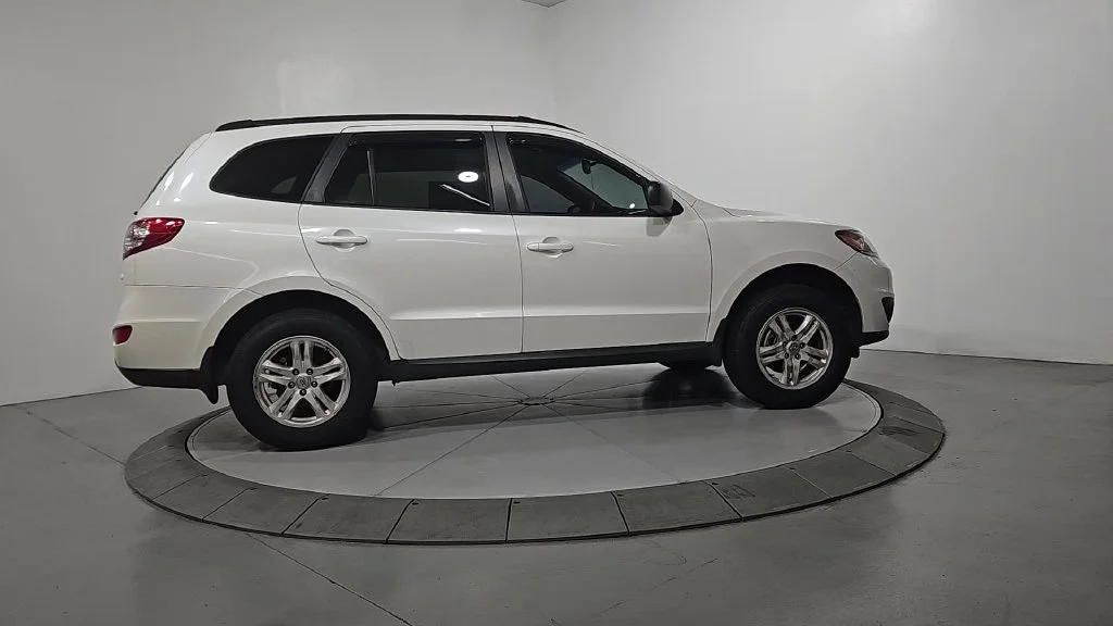 Used 2012 White Hyundai GLS image 8