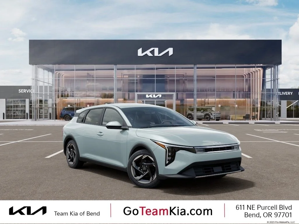 2026 Kia K4 EX AT Hatchback's photo
