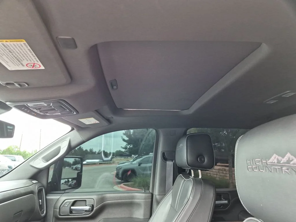 Used 2022 White Chevrolet High Country image 29