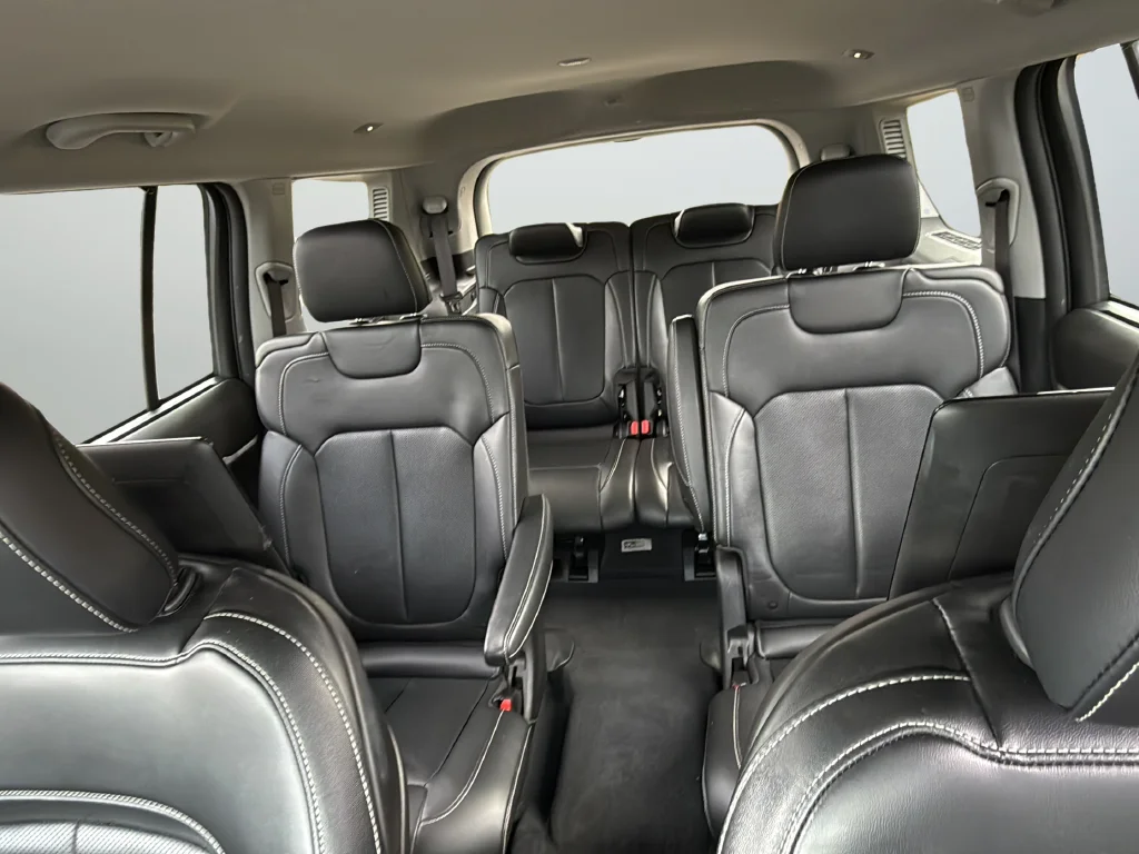 Used 2023 Gray Jeep Limited image 28