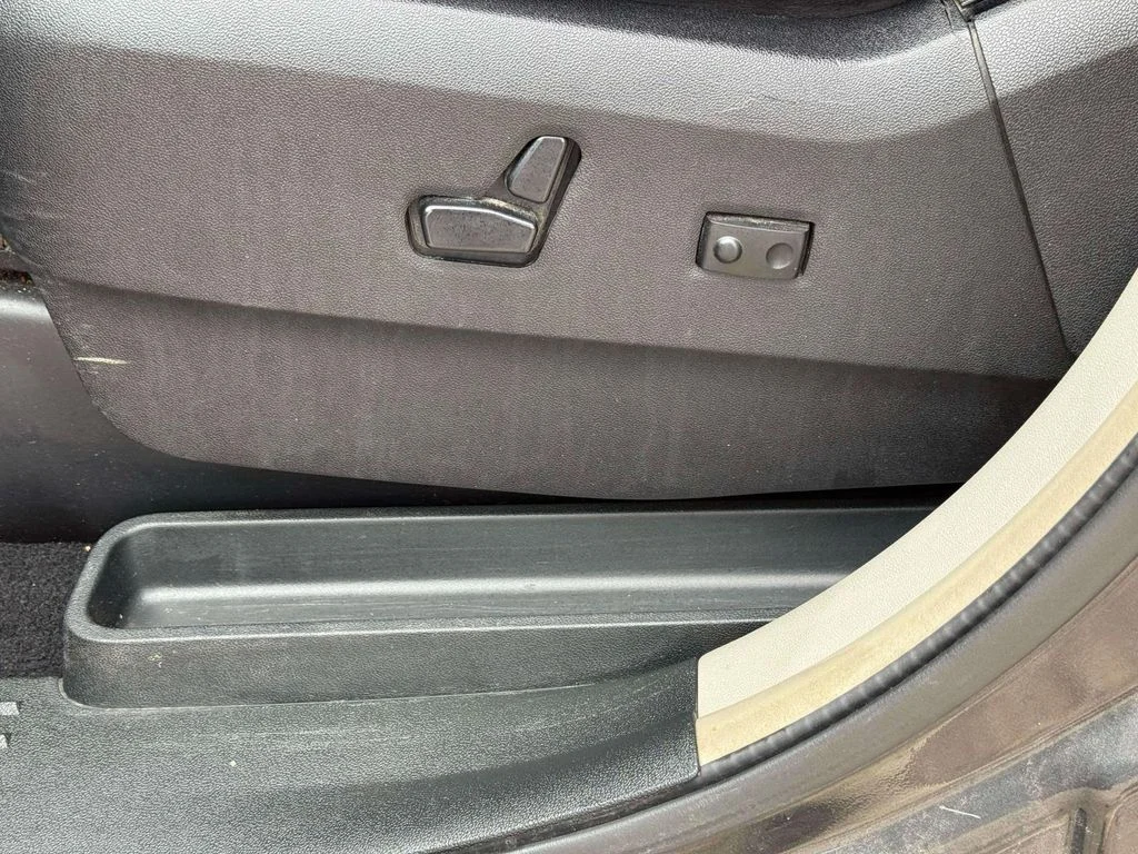 Used 2011 Gray Dodge Crew image 14
