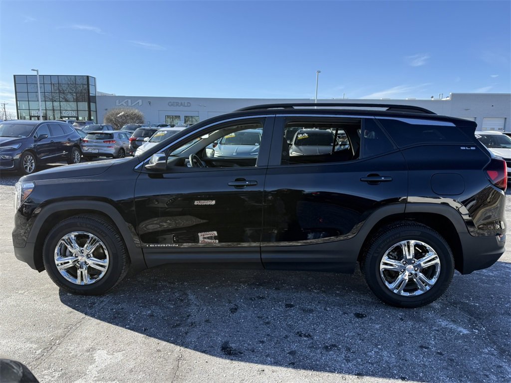 2022 GMC TERRAIN - Image 4