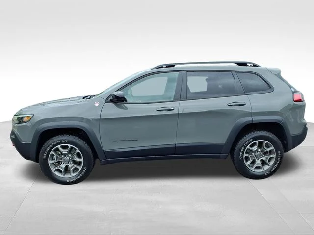 Used 2022 Gray Jeep Trailhawk image 4