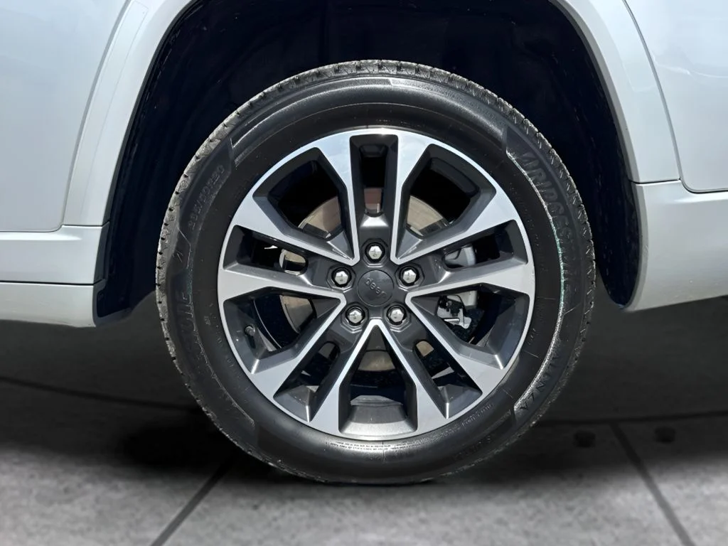 Used 2021 Silver Jeep Overland image 36