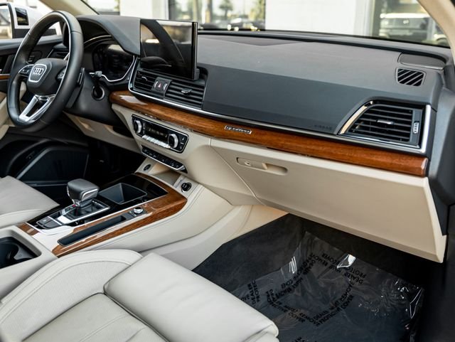Used 2023 Glacier White Audi 45 S line Premium image 40